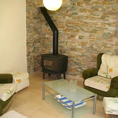 Holiday home Wonderfully Landscaped Garden And House *