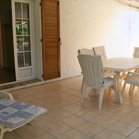 Wonderfully Landscaped Garden And House Holiday home Lacanau